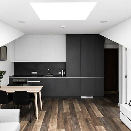 Deluxe Apartments By Hostlovers Каунас Екстериор снимка