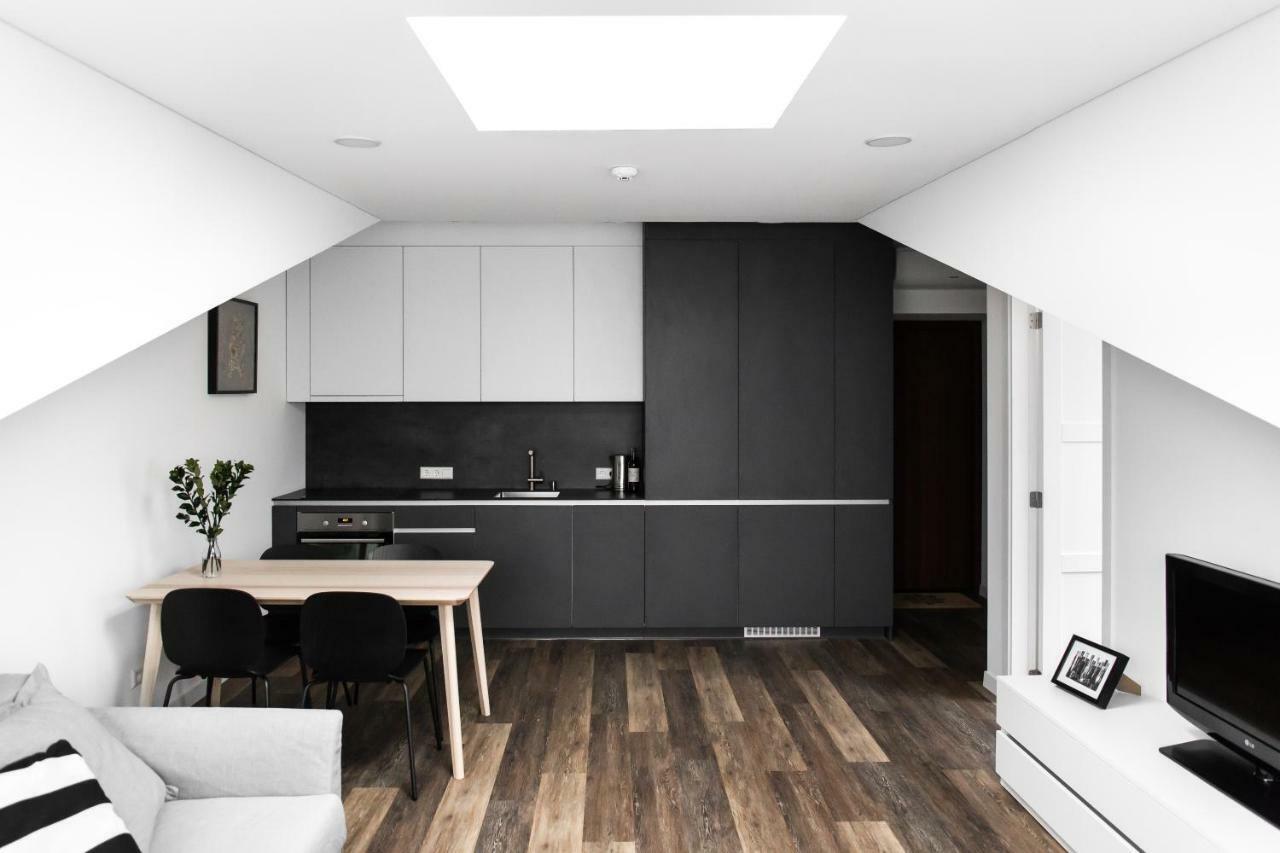 Deluxe Apartments By Hostlovers Каунас Екстериор снимка