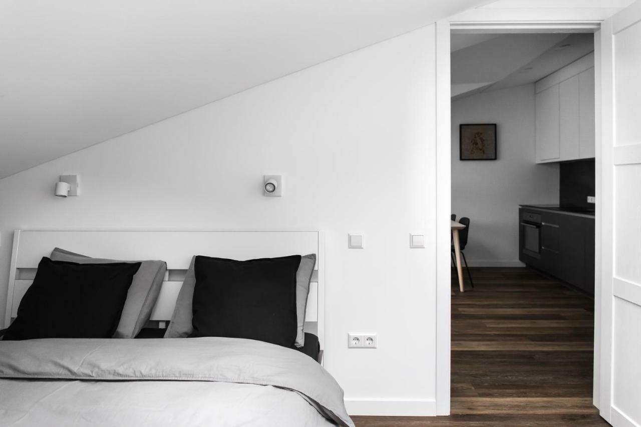 Deluxe Apartments By Hostlovers Каунас Екстериор снимка