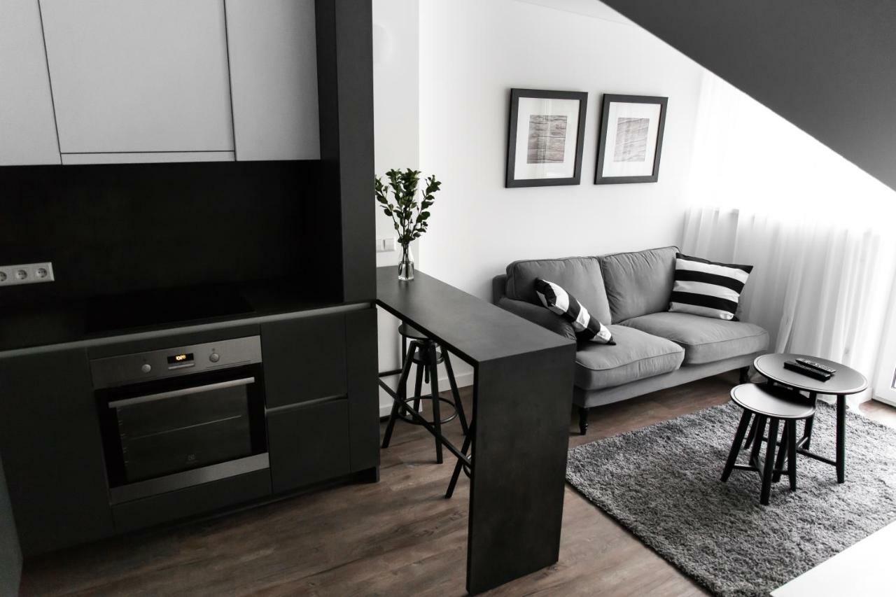 Deluxe Apartments By Hostlovers Каунас Екстериор снимка