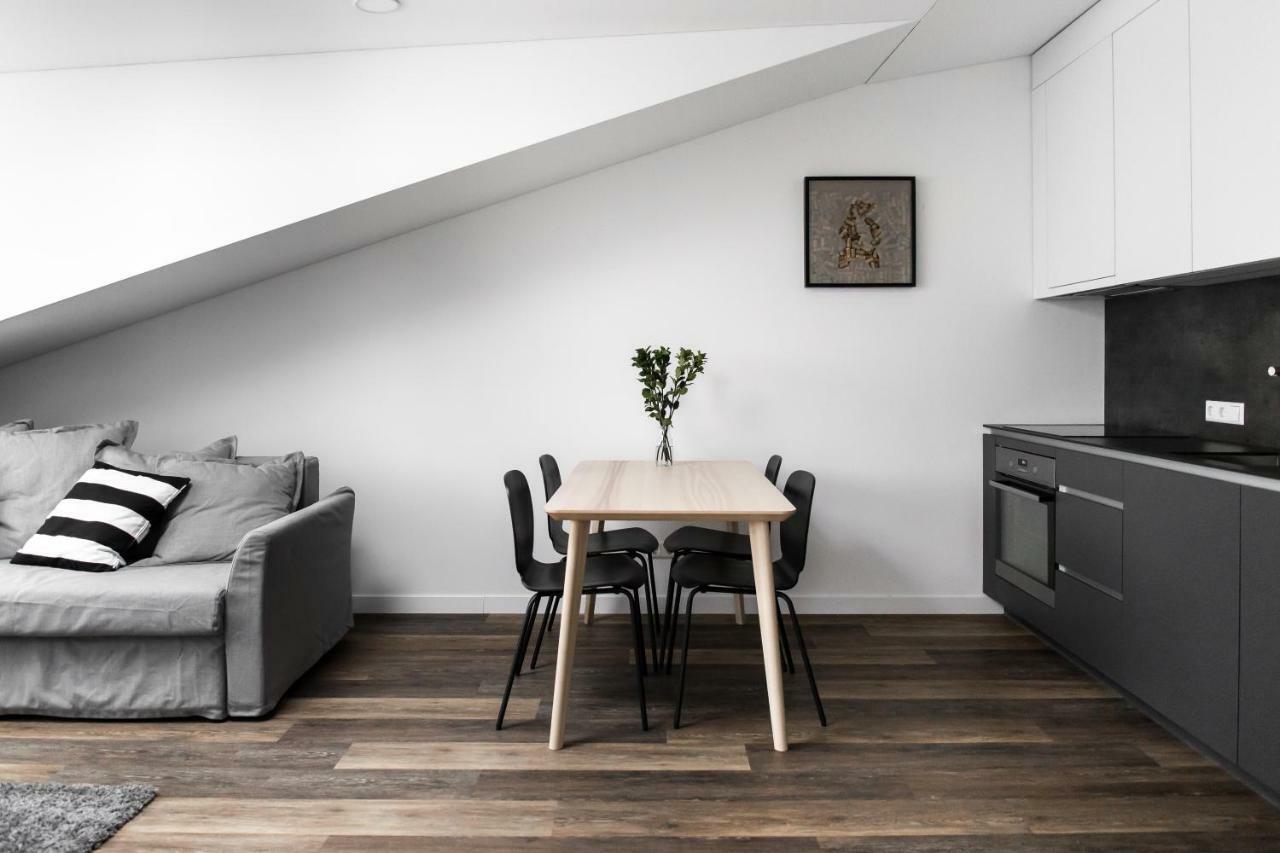 Deluxe Apartments By Hostlovers Каунас Екстериор снимка