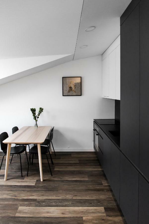 Deluxe Apartments By Hostlovers Каунас Екстериор снимка
