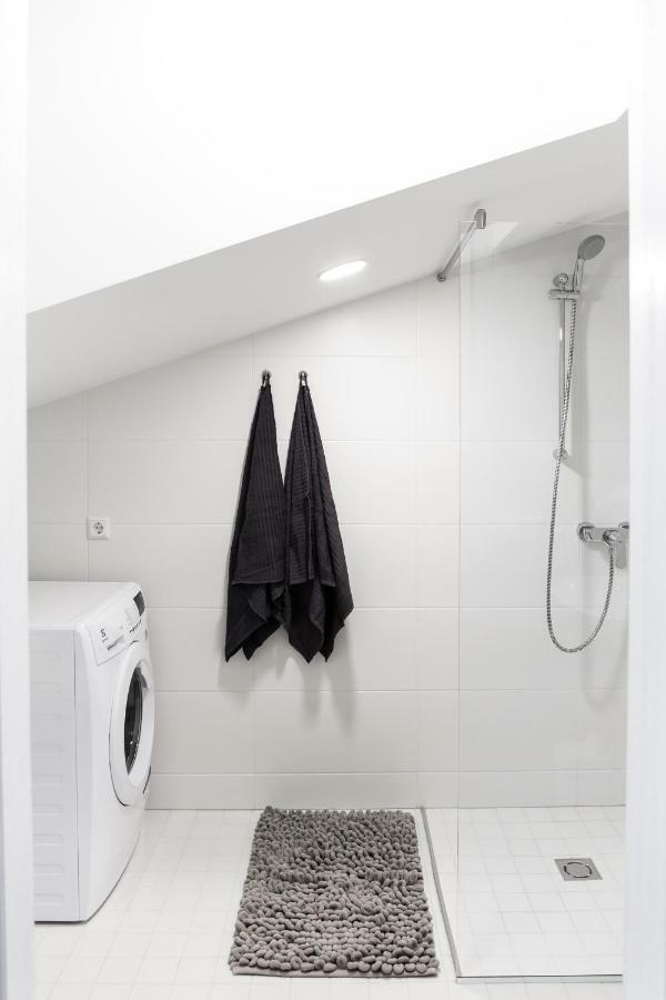 Deluxe Apartments By Hostlovers Каунас Екстериор снимка