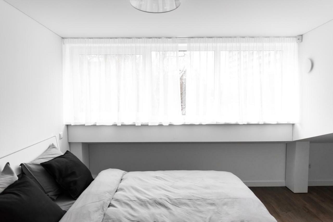 Deluxe Apartments By Hostlovers Каунас Екстериор снимка