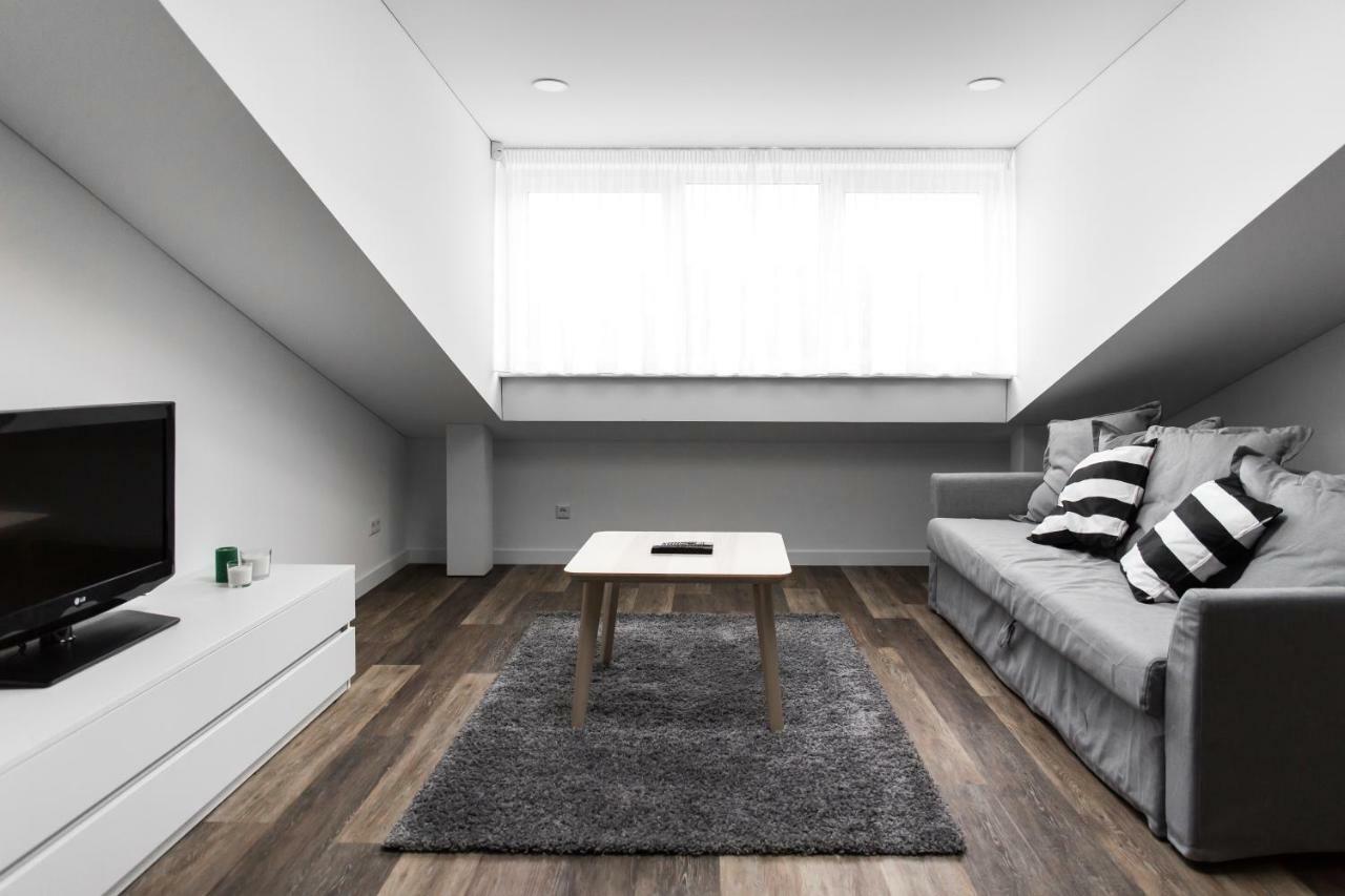 Deluxe Apartments By Hostlovers Каунас Екстериор снимка