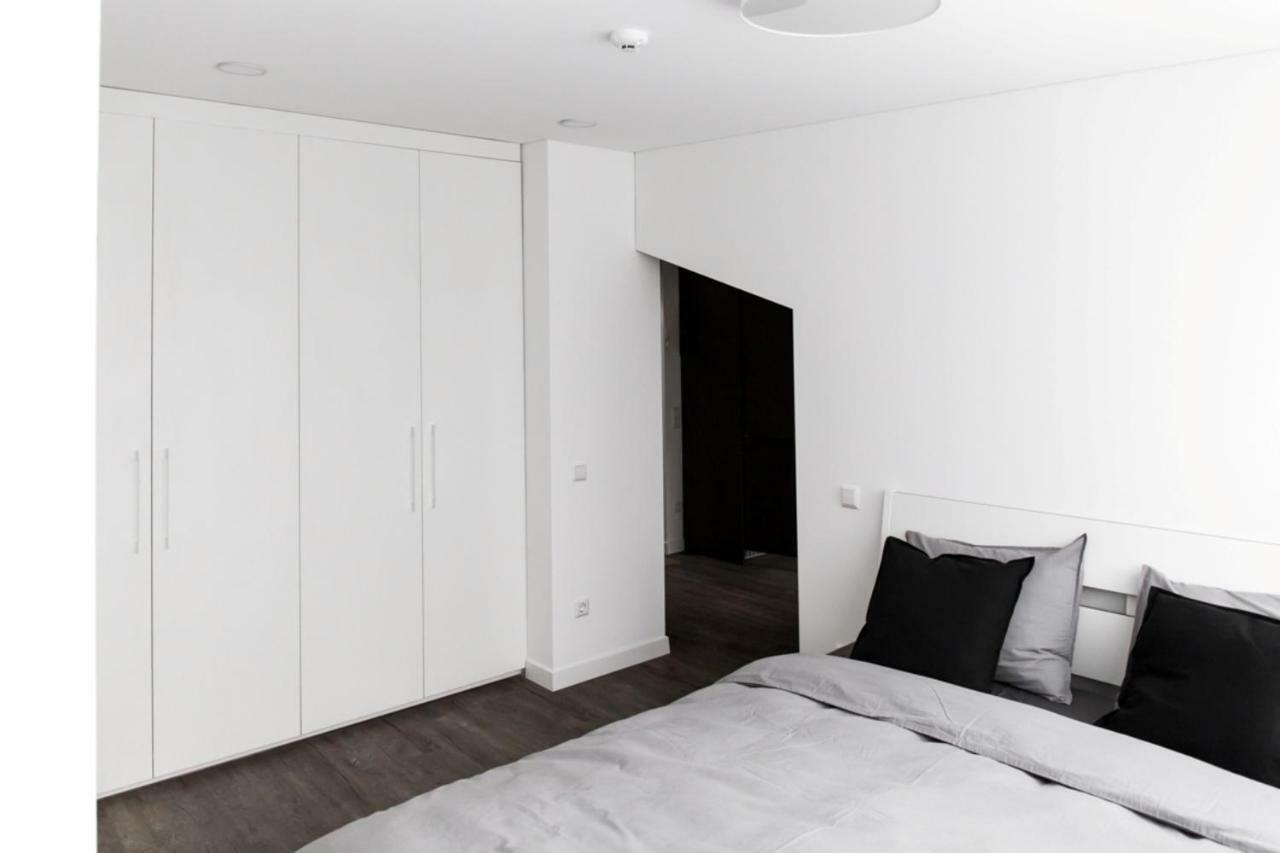 Deluxe Apartments By Hostlovers Каунас Екстериор снимка
